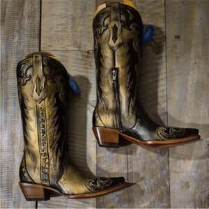 Corral Gold and Black Western Cowboy Boots
